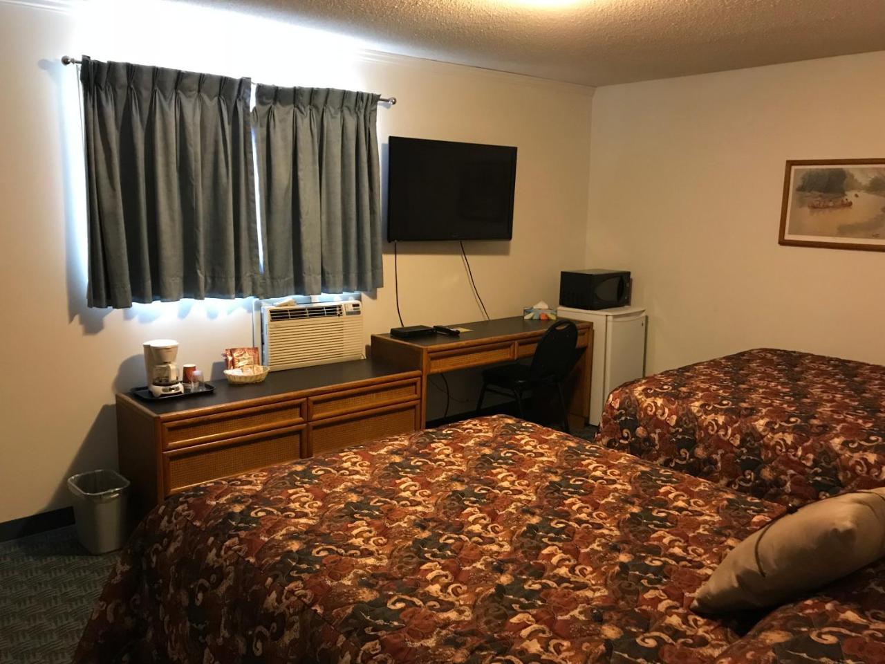 The Home Hotel Boissevain Экстерьер фото