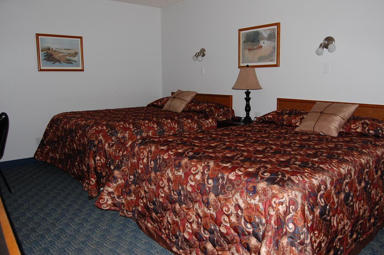 The Home Hotel Boissevain Экстерьер фото