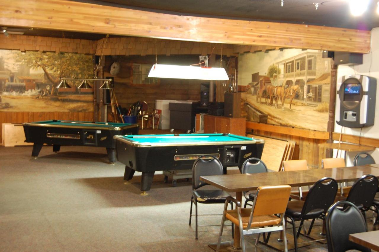 The Home Hotel Boissevain Экстерьер фото