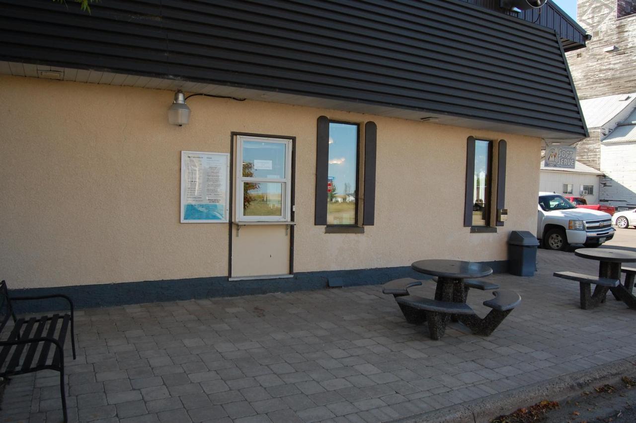 The Home Hotel Boissevain Экстерьер фото